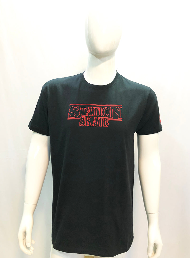 Camiseta Negra - StationSkate