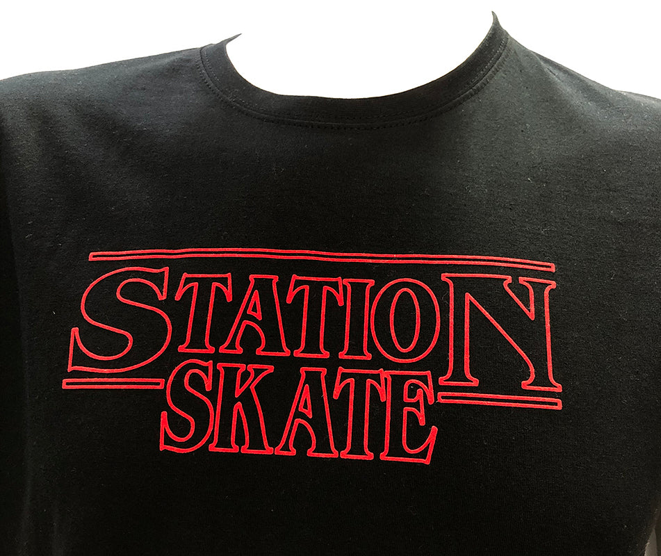 Camiseta Negra - StationSkate