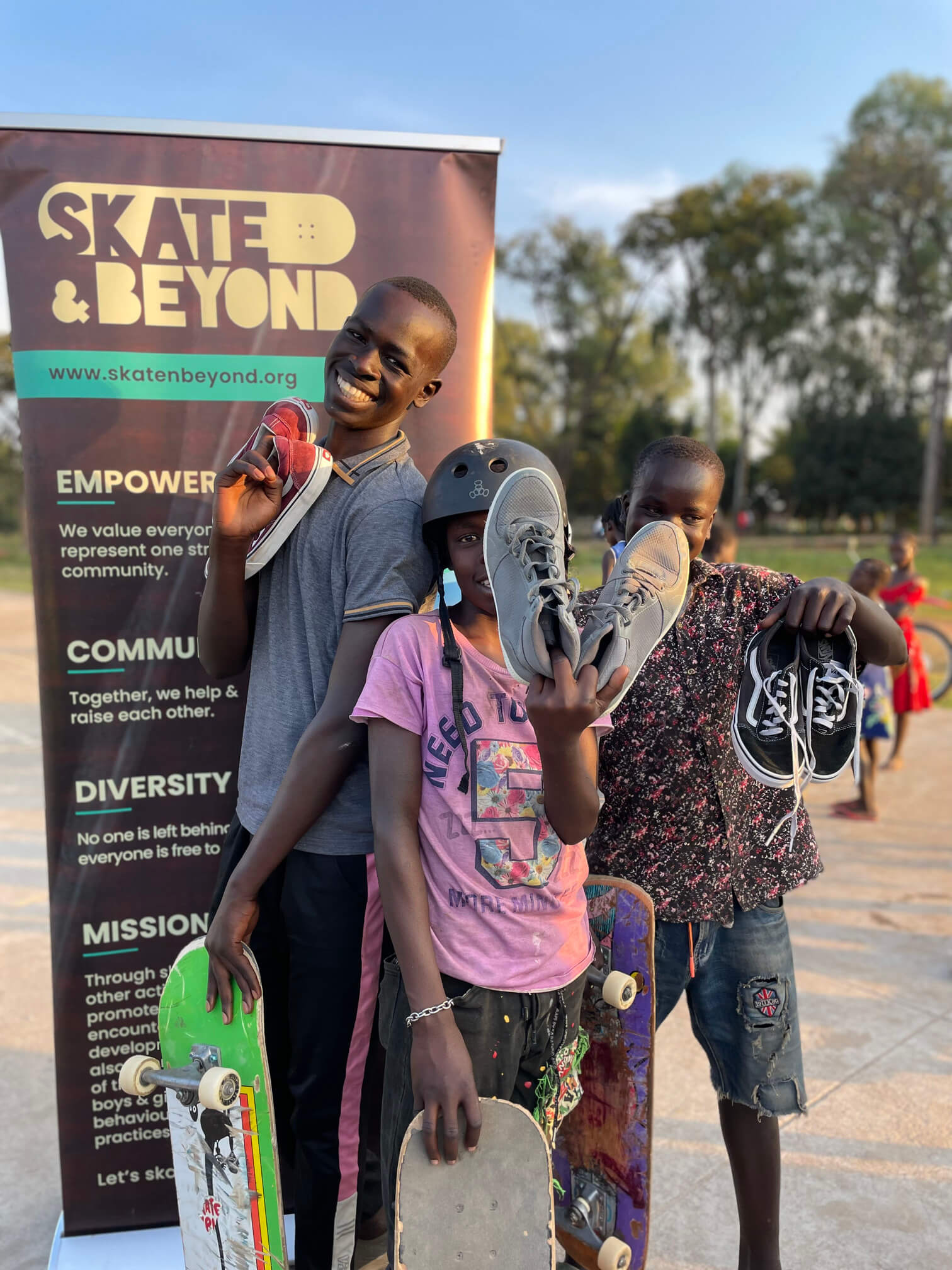 Camiseta SOLIDARIA Skate & Beyond-6