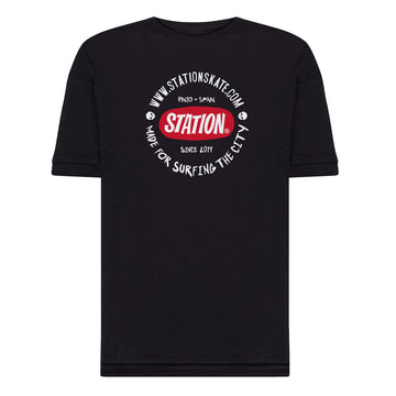 Camiseta negra con sello original logo Station Skate