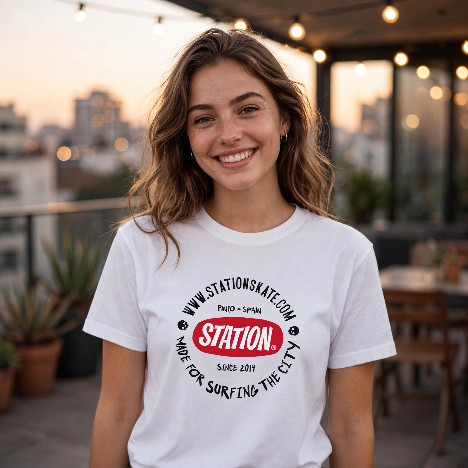 STATION SKATE LOGO  T-shirt